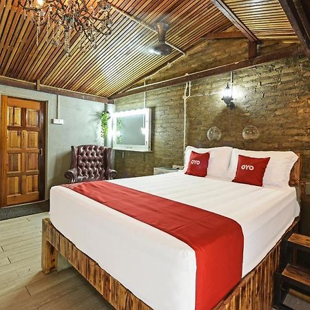 Oyo 90636 Teratak Zakiah Chalet Jerantut Ngoại thất bức ảnh