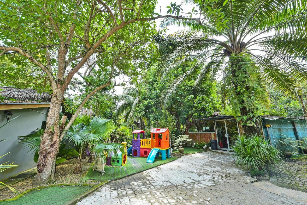 Oyo 90636 Teratak Zakiah Chalet Hotel Jerantut Ngoại thất bức ảnh