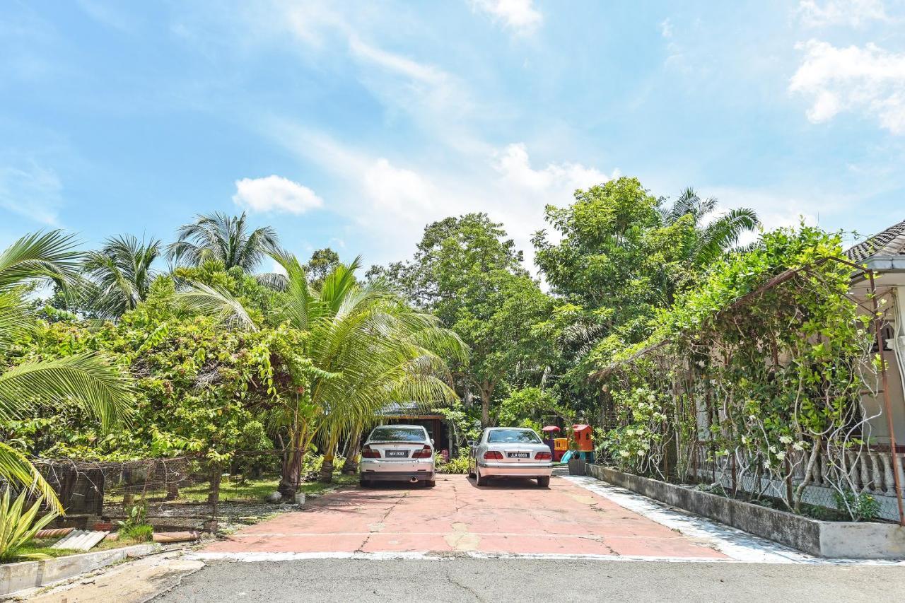 Oyo 90636 Teratak Zakiah Chalet Jerantut Ngoại thất bức ảnh