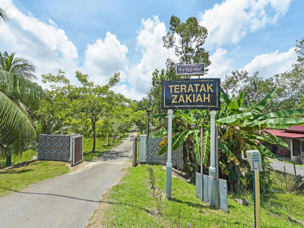 Oyo 90636 Teratak Zakiah Chalet Jerantut Ngoại thất bức ảnh